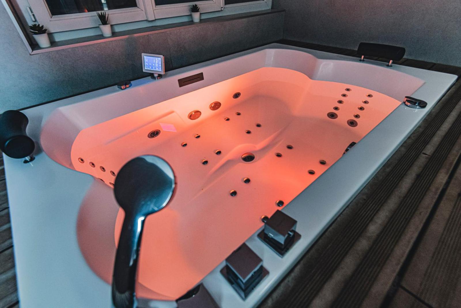 Mv Suite & Spa Reims Luaran gambar